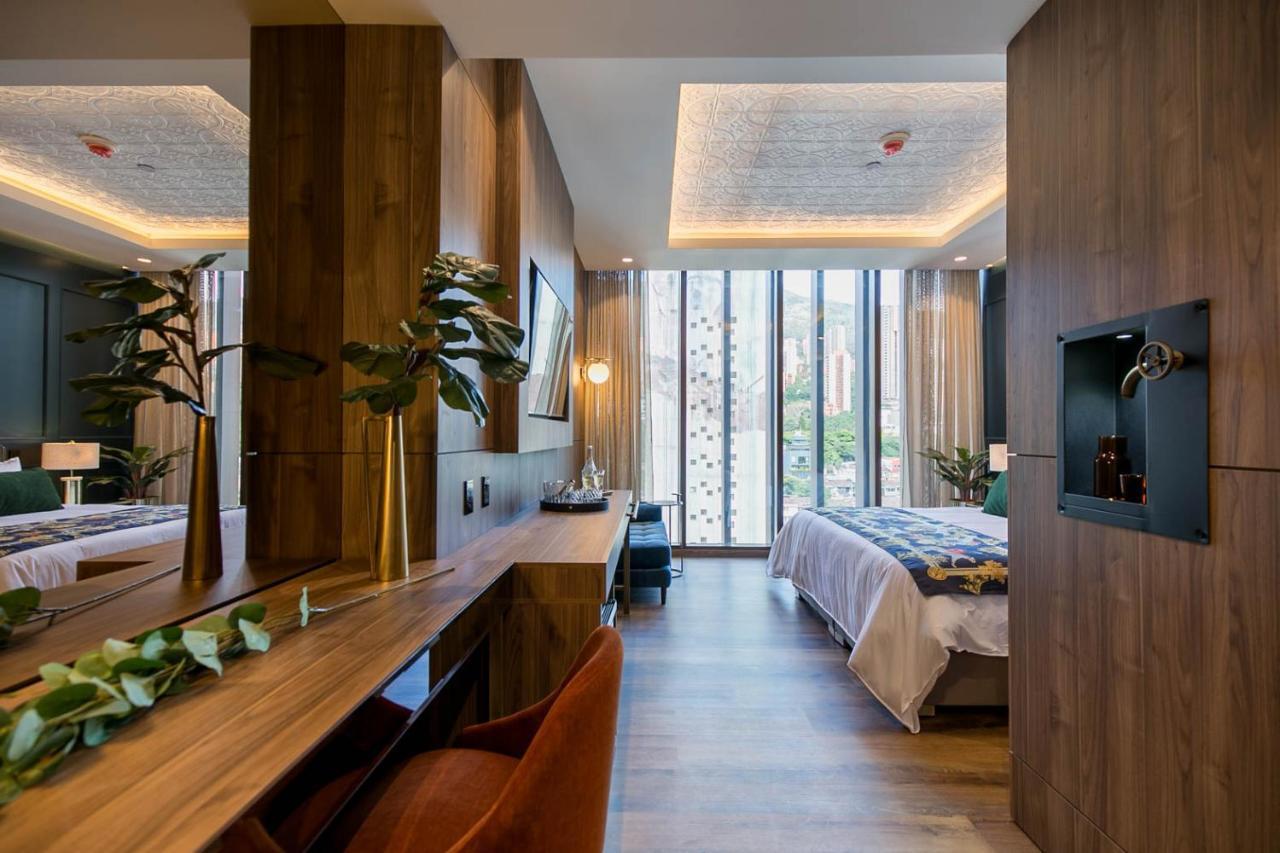 Hotel Marquee 메딜린 외부 사진 A suite at the hotel