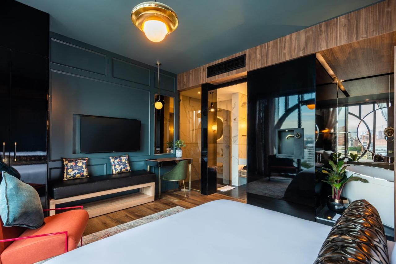 Hotel Marquee 메딜린 외부 사진 A suite at the hotel