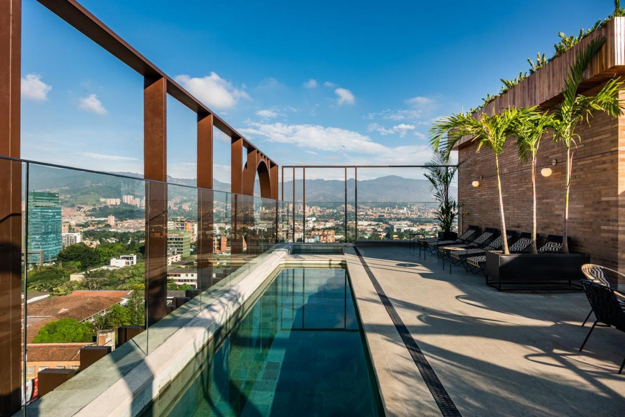 Hotel Marquee 메딜린 외부 사진 Skyline pool