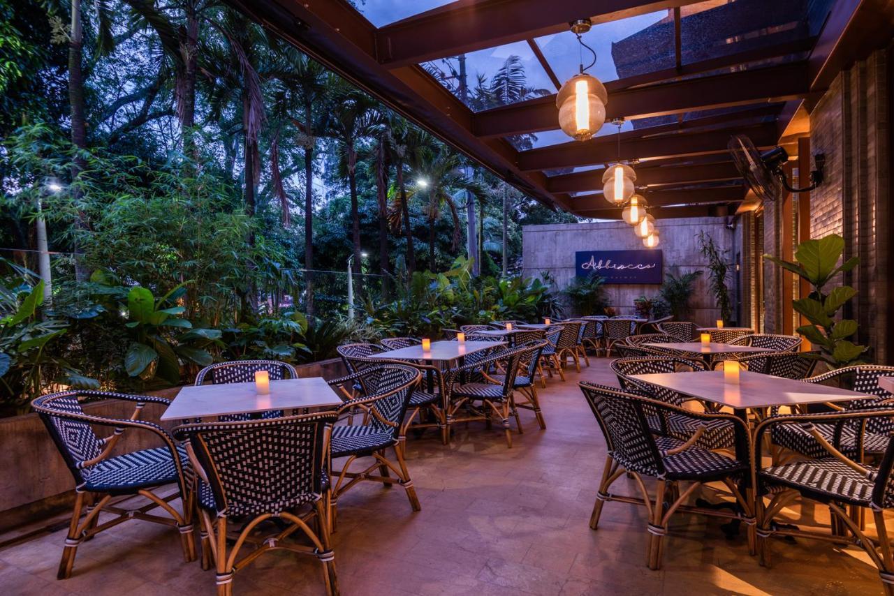Hotel Marquee 메딜린 외부 사진 The Garden